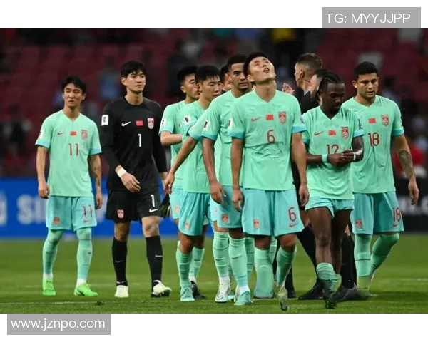 德黑兰球队迎战迪拜阿赫利展开激烈较量争夺亚洲足球荣耀